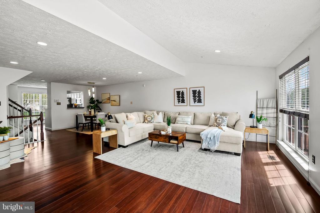 Image 8 of property listing at 518 JUNE APPLE CT, Abingdon, MD 21009