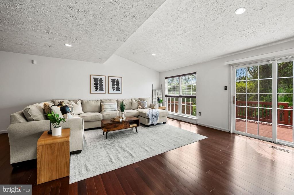 Image 9 of property listing at 518 JUNE APPLE CT, Abingdon, MD 21009