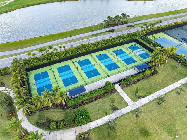 10722 Stellar Circle, Palm Beach Gardens, FL 33412