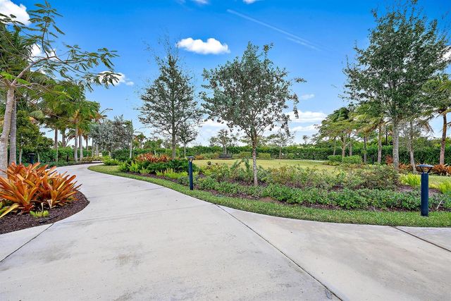 10722 Stellar Circle, Palm Beach Gardens, FL 33412