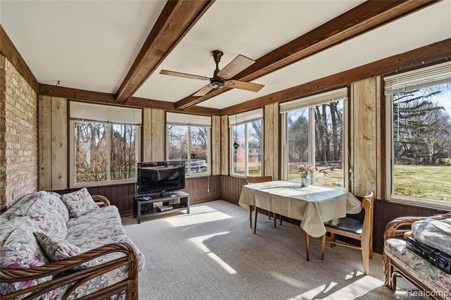 37715 Saint Martins Street, Livonia, MI 48152