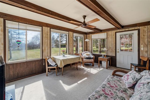 37715 Saint Martins Street, Livonia, MI 48152