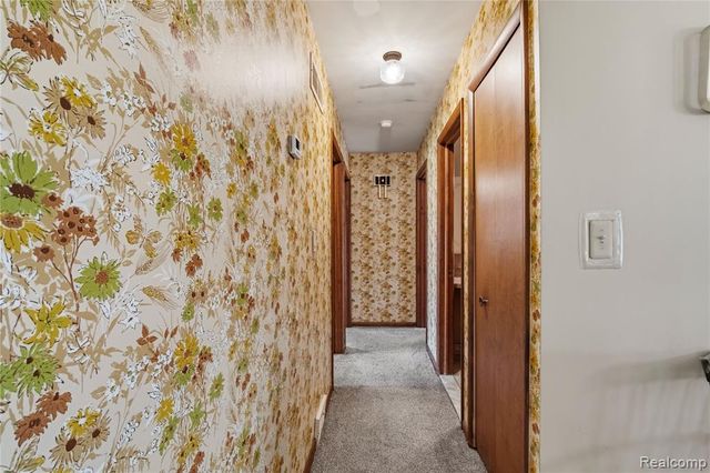 37715 Saint Martins Street, Livonia, MI 48152