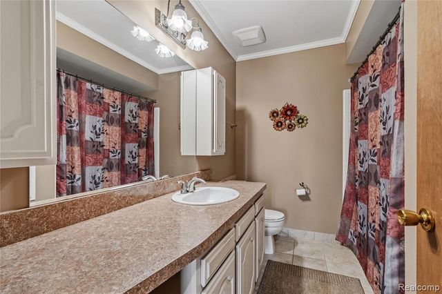 37715 Saint Martins Street, Livonia, MI 48152