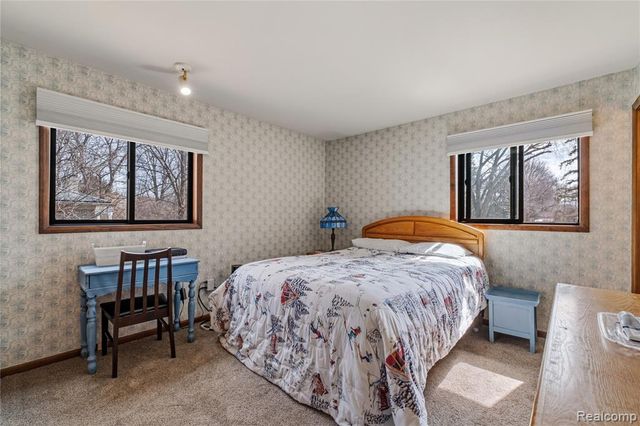 37715 Saint Martins Street, Livonia, MI 48152