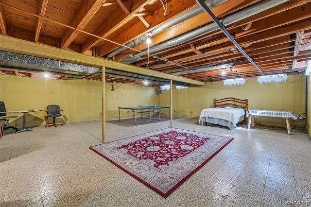 37715 Saint Martins Street, Livonia, MI 48152