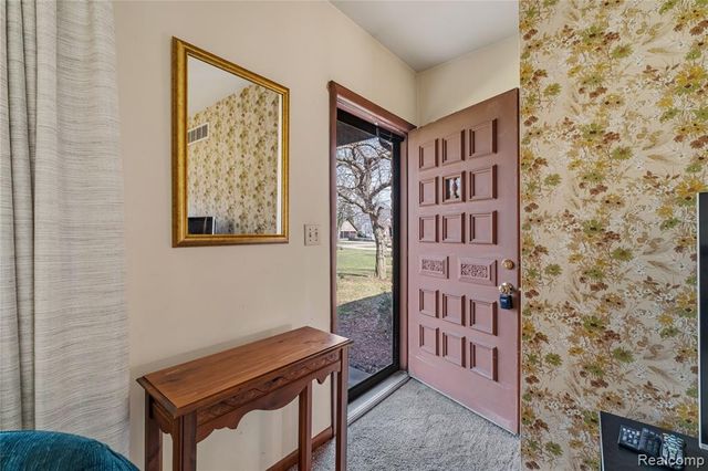 37715 Saint Martins Street, Livonia, MI 48152