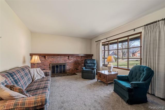 37715 Saint Martins Street, Livonia, MI 48152