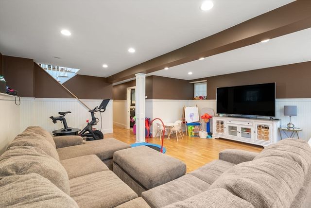 21 French St, Hingham, MA 02043