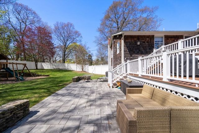 21 French St, Hingham, MA 02043