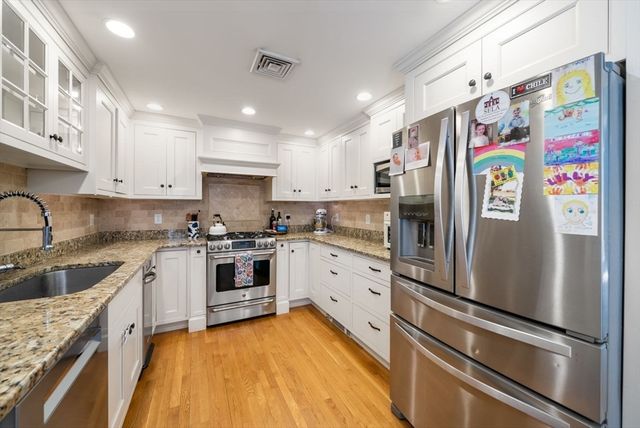 21 French St, Hingham, MA 02043
