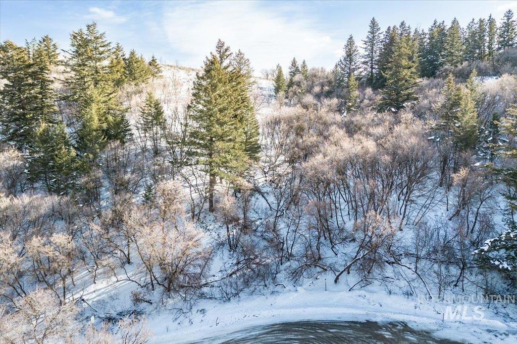 576 N Maple Grove Ln, Pocatello, ID 83201 photo 2