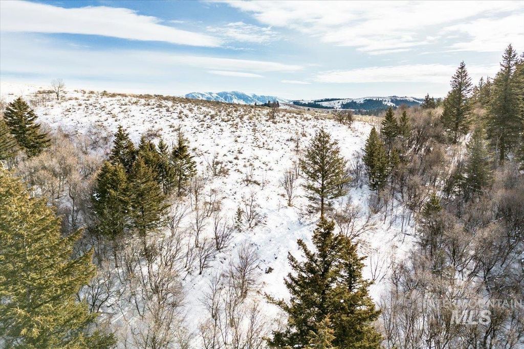 576 N Maple Grove Ln, Pocatello, ID 83201 photo 3