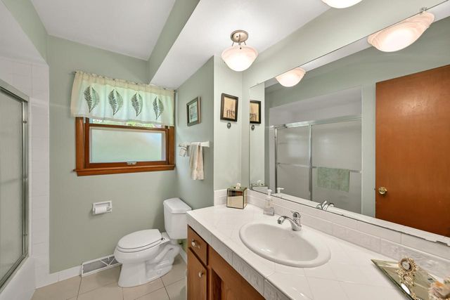 12780 Cardinal Crest DRIVE, Brookfield, WI 53005