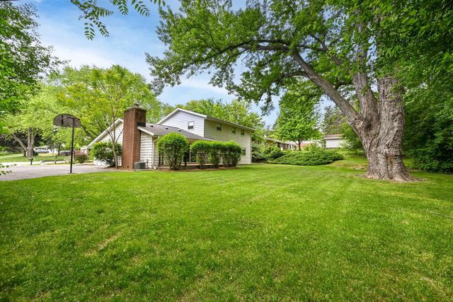 12780 Cardinal Crest DRIVE, Brookfield, WI 53005