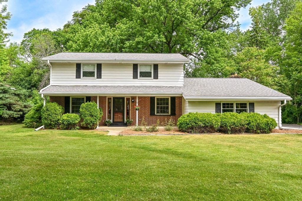 12780 Cardinal Crest DRIVE, Brookfield, WI 53005