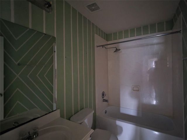 15515 Bartlett Pear Court, Houston, TX 77049
