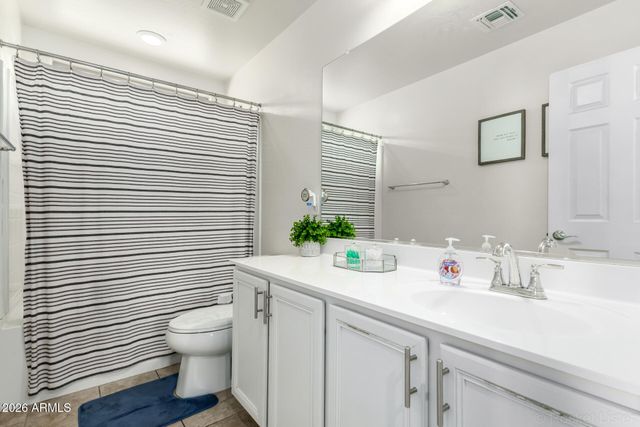 5813 W WARNER Street, Phoenix, AZ 85043