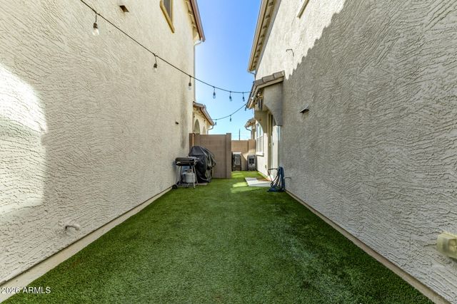 5813 W WARNER Street, Phoenix, AZ 85043