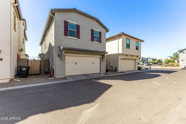 5813 W WARNER Street, Phoenix, AZ 85043