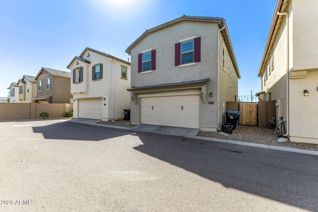 5813 W WARNER Street, Phoenix, AZ 85043