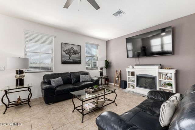 5813 W WARNER Street, Phoenix, AZ 85043