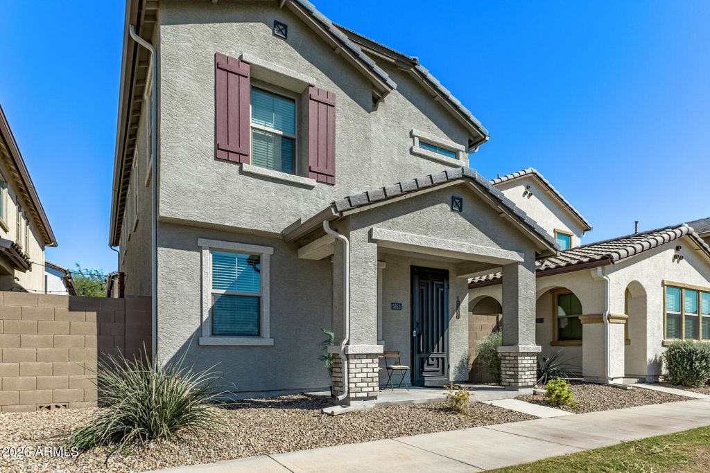 5813 W WARNER Street, Phoenix, AZ 85043 — photo 2