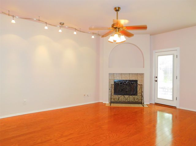 7917 Seven Oaks Lane, Denton, TX 76210