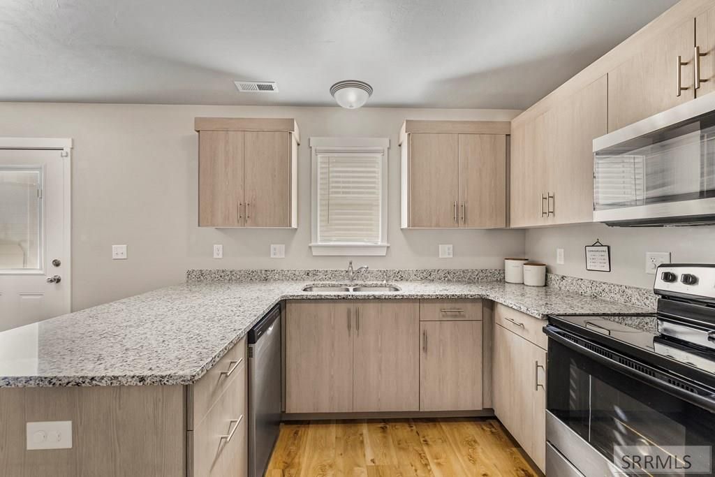 Image 11 of property listing at 2015 Lawrence Lane # 2002, Blackfoot, ID 83221