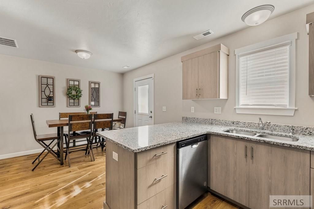 Image 14 of property listing at 2015 Lawrence Lane # 2002, Blackfoot, ID 83221