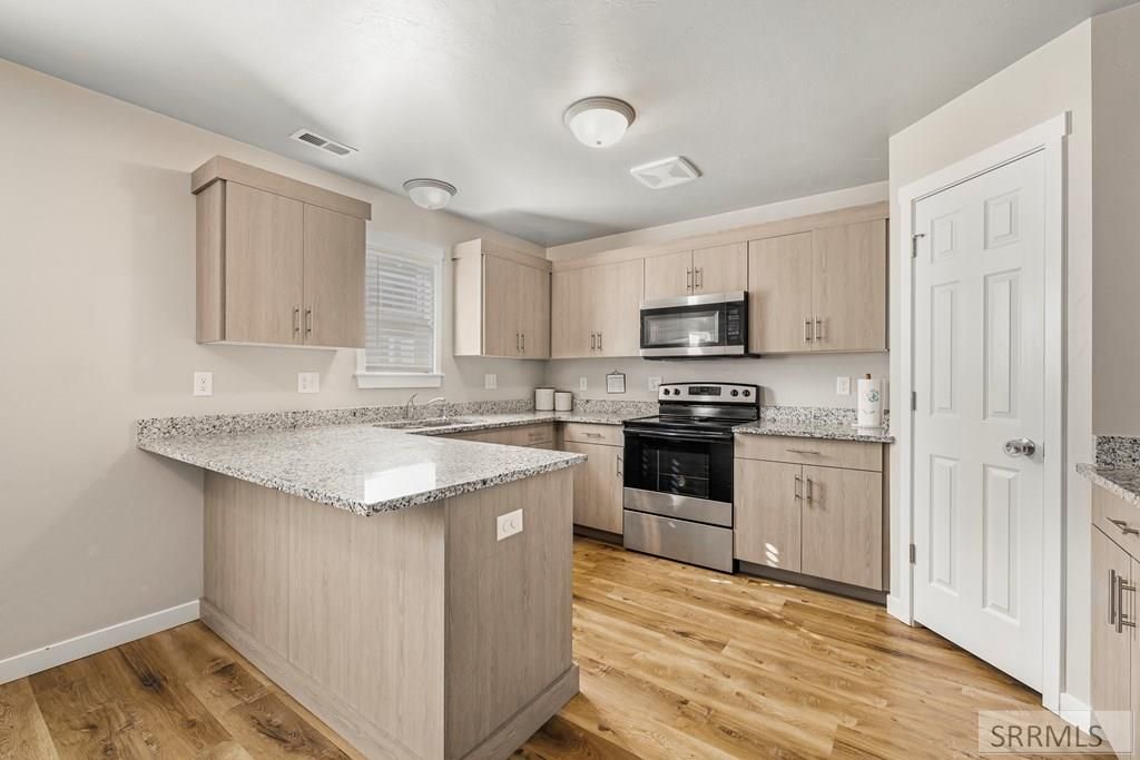 Image 9 of property listing at 2015 Lawrence Lane # 2002, Blackfoot, ID 83221