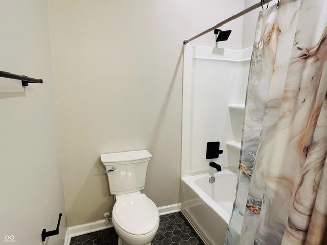1583 N Creekwater Pass, Greenfield, IN 46140
