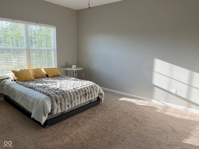 1583 N Creekwater Pass, Greenfield, IN 46140