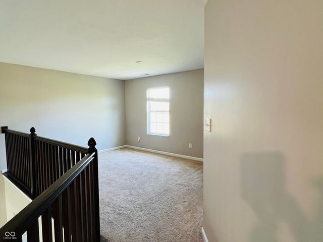 1583 N Creekwater Pass, Greenfield, IN 46140