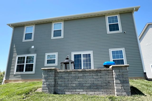 1583 N Creekwater Pass, Greenfield, IN 46140