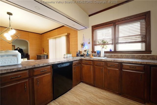 104 Costello Street, Charleston, WV 25302