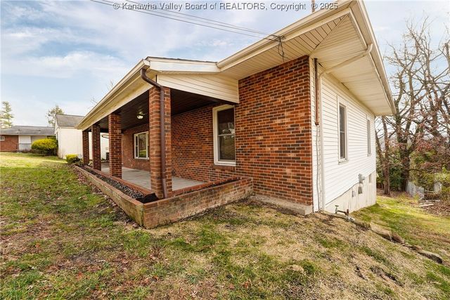 104 Costello Street, Charleston, WV 25302