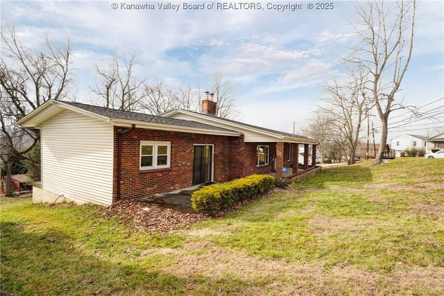 104 Costello Street, Charleston, WV 25302