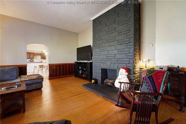 104 Costello Street, Charleston, WV 25302