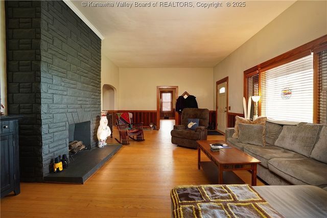 104 Costello Street, Charleston, WV 25302