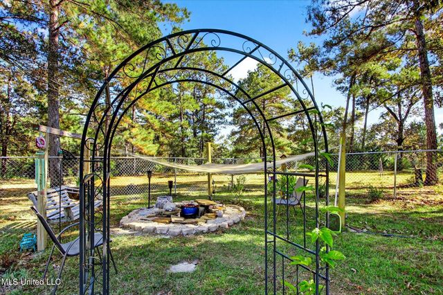 78 Percy O'Neal Road, Mchenry, MS 39561