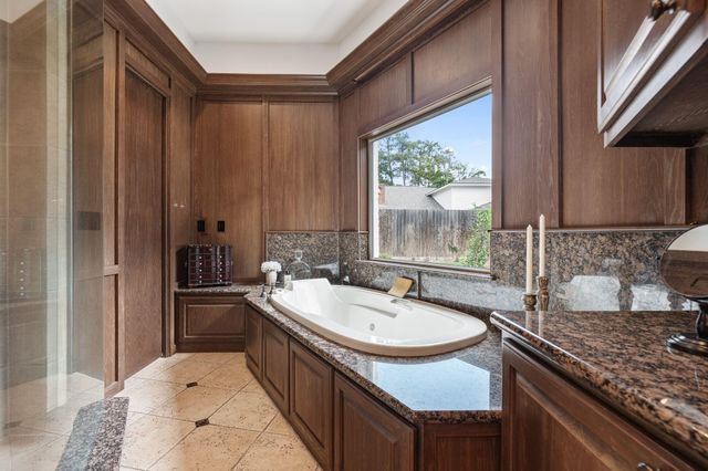 13702 Alchester Lane, Houston, TX 77079
