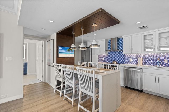 230 SANDS POINT ROAD 3703, Longboat Key, FL 34228