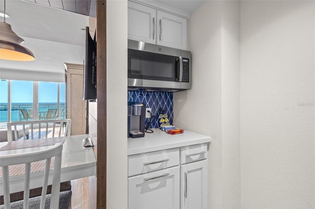 230 SANDS POINT ROAD 3703, Longboat Key, FL 34228