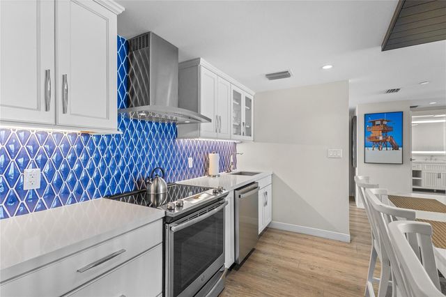 230 SANDS POINT ROAD 3703, Longboat Key, FL 34228