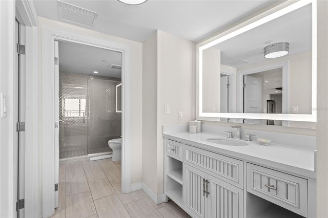 230 SANDS POINT ROAD 3703, Longboat Key, FL 34228