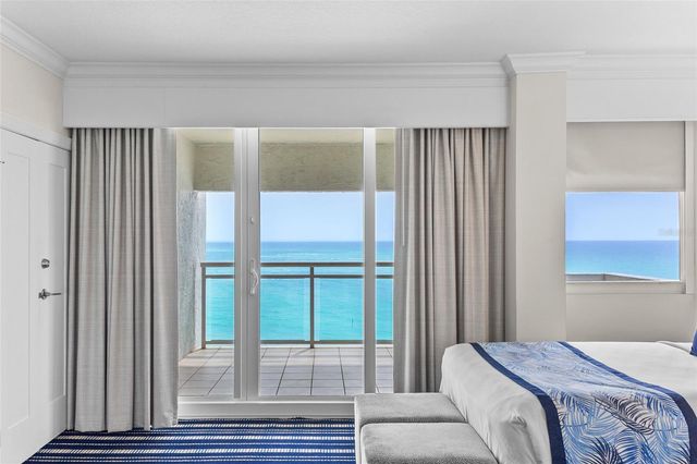 230 SANDS POINT ROAD 3703, Longboat Key, FL 34228