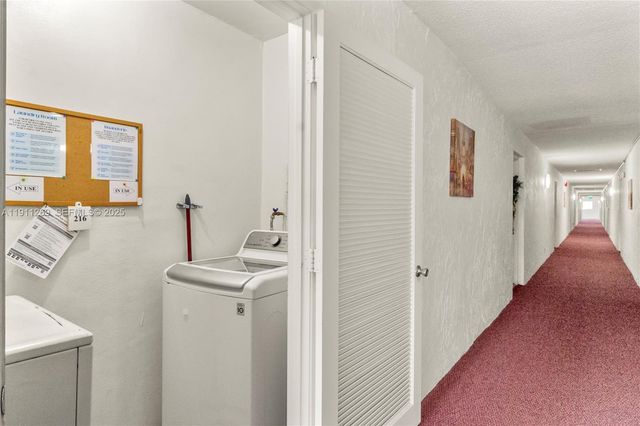 5661 SW 2nd Ct 216, Margate, FL 33068