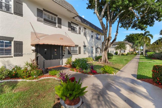 5661 SW 2nd Ct 216, Margate, FL 33068