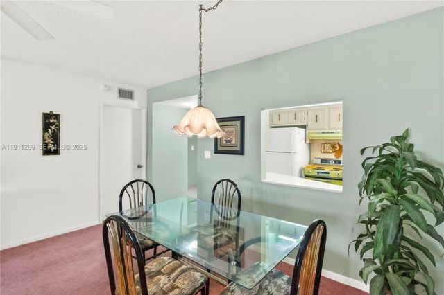 5661 SW 2nd Ct 216, Margate, FL 33068